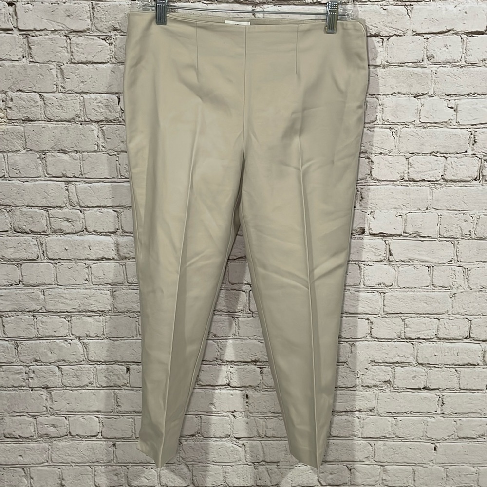 Chicos So Slimming Crop Khaki Size 0 / 4